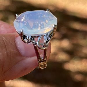 Stunning Moonstone Ring set in Sterling Silver Sz 7.5 EUC